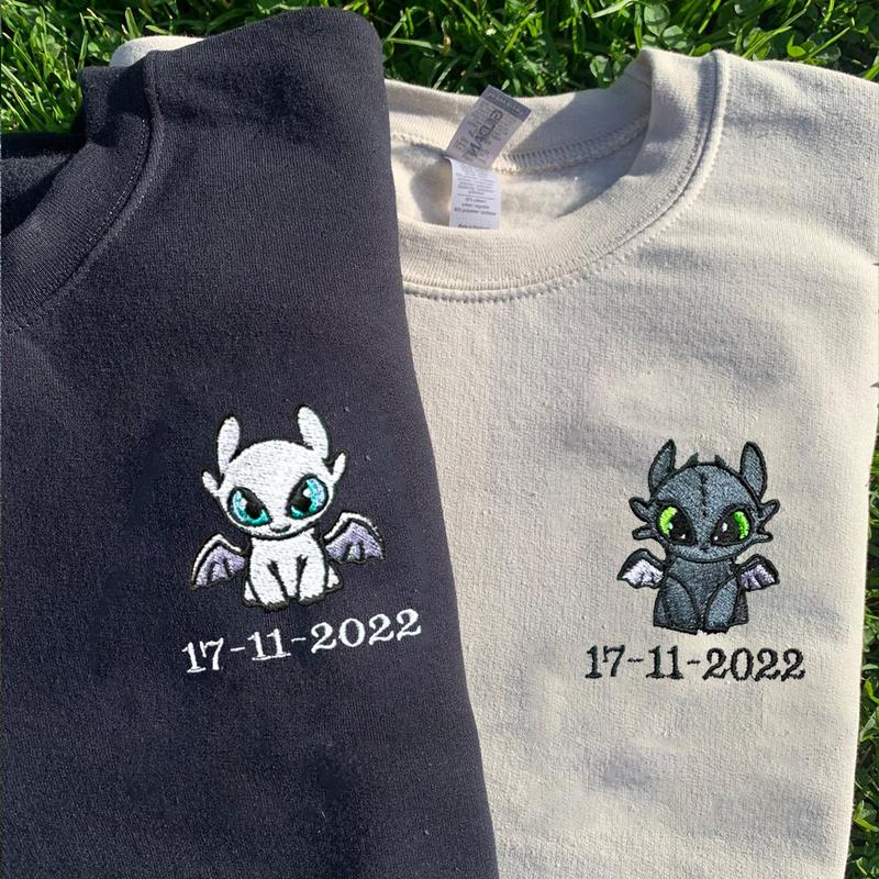 Dragon Couple Cute Toothless Light Fury Embroidered Sweatshirt, How To Train Your Dragon Couple Embroidered Sweatshirt, Custom Aniversary Date and Initial Letters Couple Hoodie, Cartoon Character Matching Sweatshirt