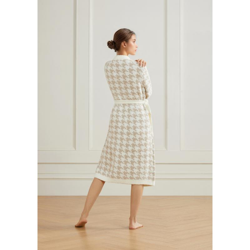 Houndstooth Buttery Robe