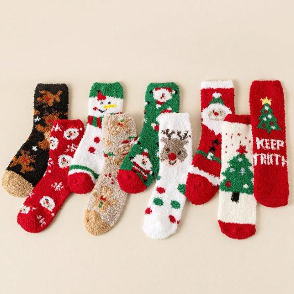 5 Pairs Random Christmas Thicken Warm Coral Fleece Fuzzy Crew Socks For Women, Gingerbread Man-Reindeer-Snowman-Santa Claus-Christmas Tree Patterns