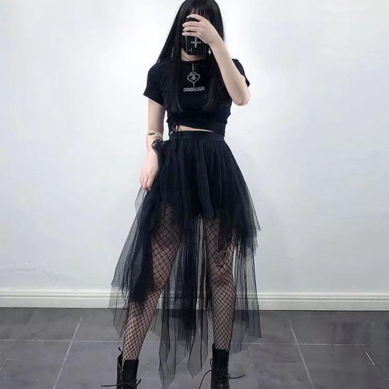 Irregularly cut gauze skirt, black color, sexy and charming, a must-have skirt for birthday , carnival , and Halloween, can be worn in spring, summer, autumn, and winter, and can be matched with any top in your wardrobe! Bottom Womenswear  Festival Lady