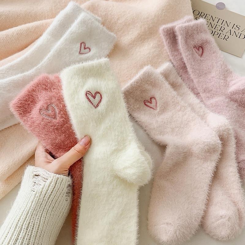 5 Pairs Heart Embroidery Socks, Cute & Warm Fluffy Thick  Socks  Women's Stockings &Hosiery Soft Ankle Socks Fit Fuzzy Stretchy Everyday Embroidered Womenswear Comfort Winter