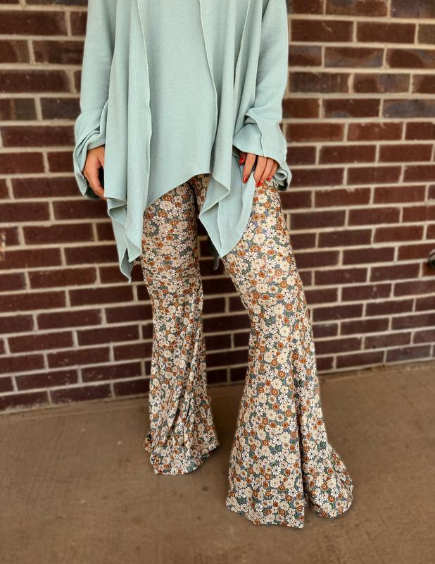 Dream in flowers flare pants