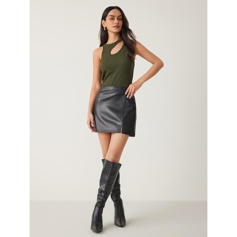 Cider [3 colors, size 2-10] Faux Leather Solid Split Mini Skirt