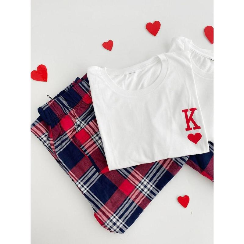 Valentine's Day Matching T-Shirt gift for couples King and Queen Valentines Day Couple Fashion Christmas Gifts. T-Shirt