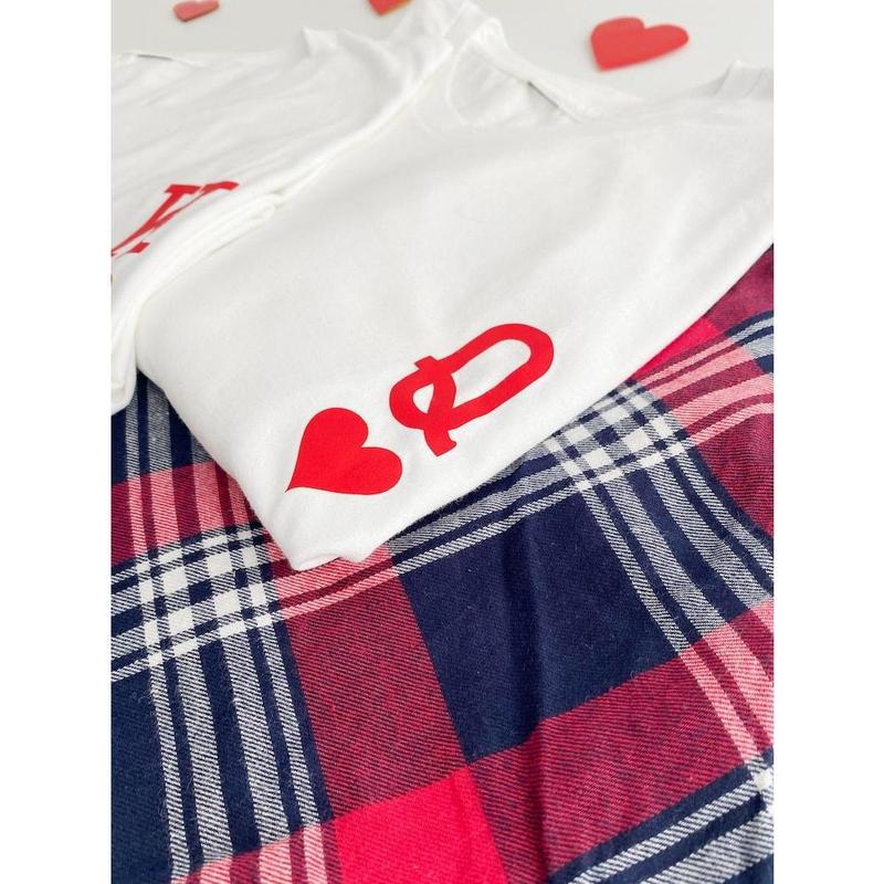 Valentine's Day Matching T-Shirt gift for couples King and Queen Valentines Day Couple Fashion Christmas Gifts. T-Shirt