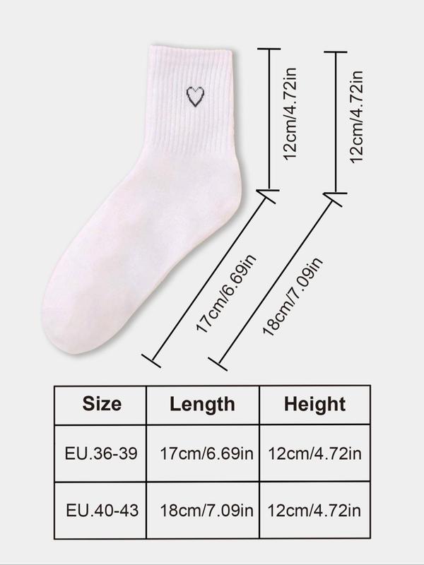 Random Color Heart Pattern Crew Socks, Casual Moisture Wicking Socks, Soft Comfy Breathable Socks for All Seasons Daily Wear