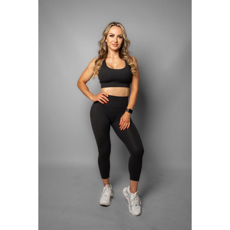 NEW Effortless Scrunch Capris - Black