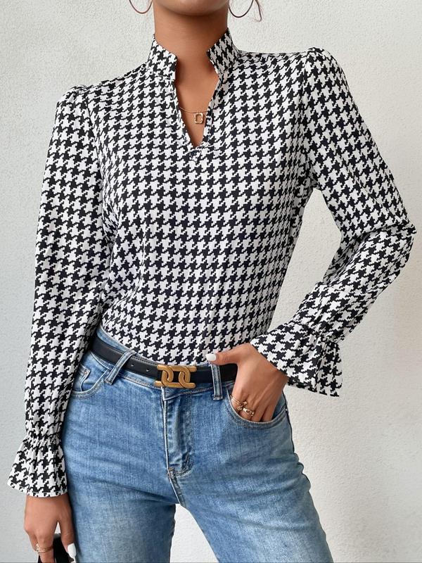 Women's Houndstooth Print Ruffle Trim Notched Blouse, Casual Flounce Sleeve Top for Daily Wear, Ladies Clothes for All Seasons