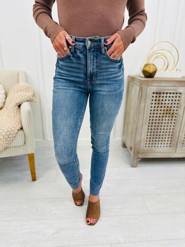 Judy Blue The Trifecta 2.0 Tummy Control And Butt Lifting Skinny Jeans in REG CURVY